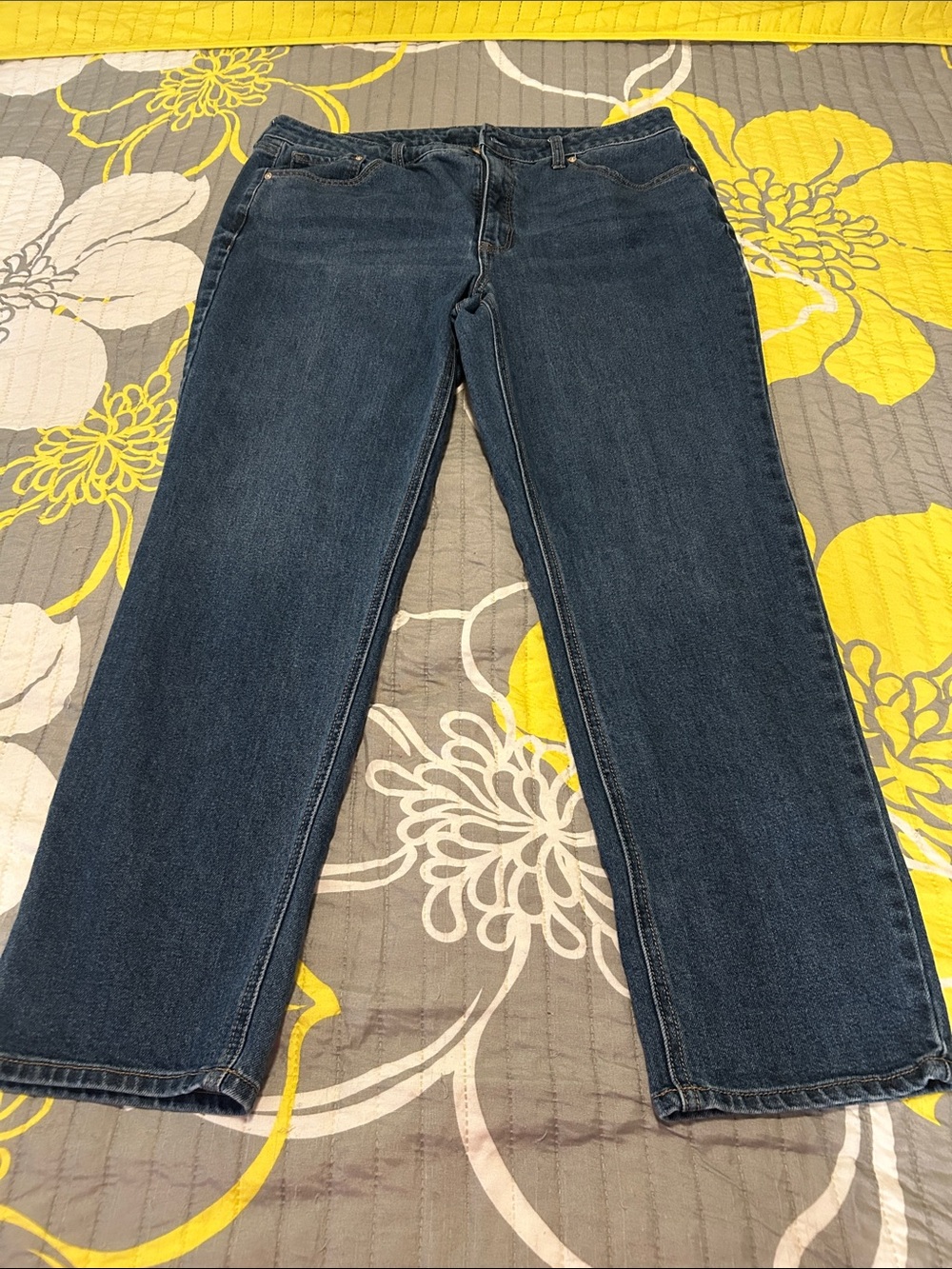 Seven7 Women's Straight-Leg Jeans in Dark Blue Wash